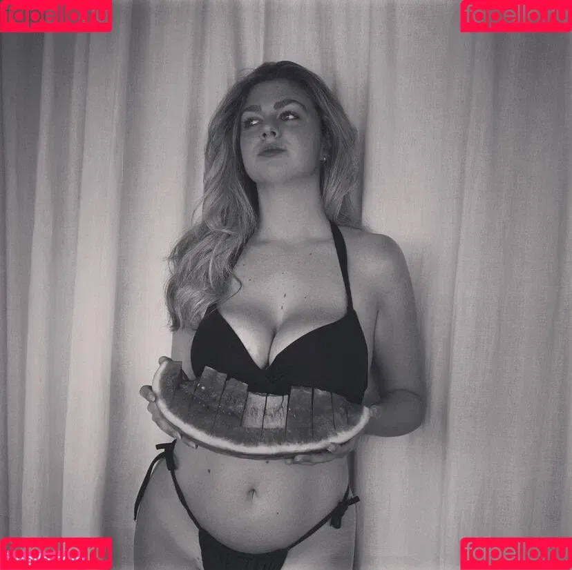 leasophie_official98 Onlyfans Photo Gallery 