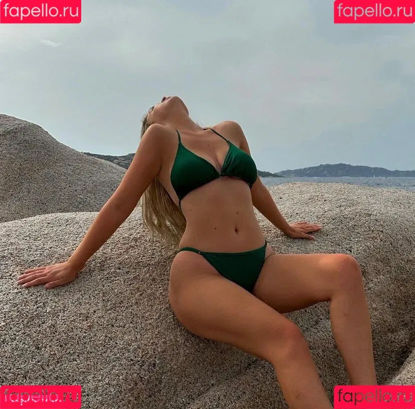 leasophie_official98 Onlyfans Photo Gallery 