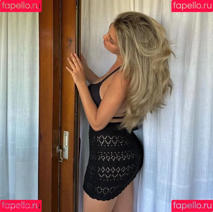 leasophie_official98 Onlyfans Photo Gallery 