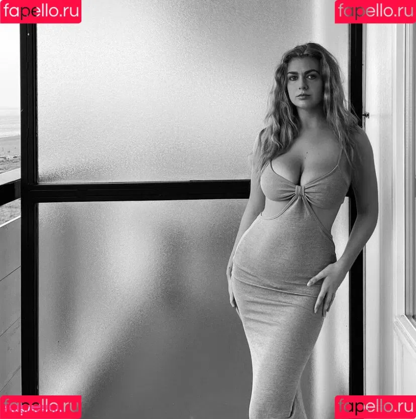 leasophie_official98 Onlyfans Photo Gallery 