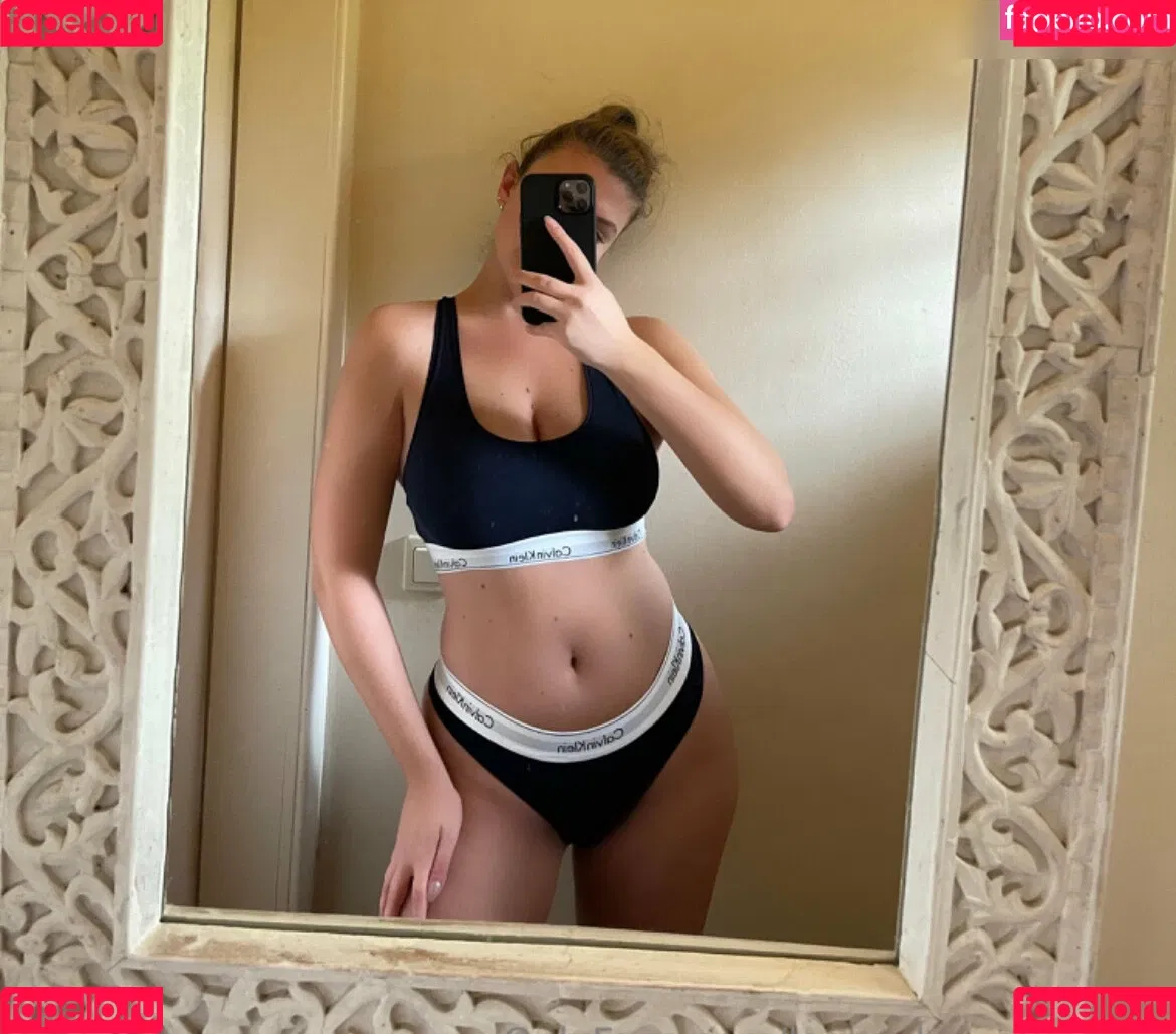 leasophie_official98 Onlyfans Photo Gallery 