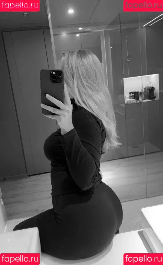 leasophie_official98 Onlyfans Photo Gallery 