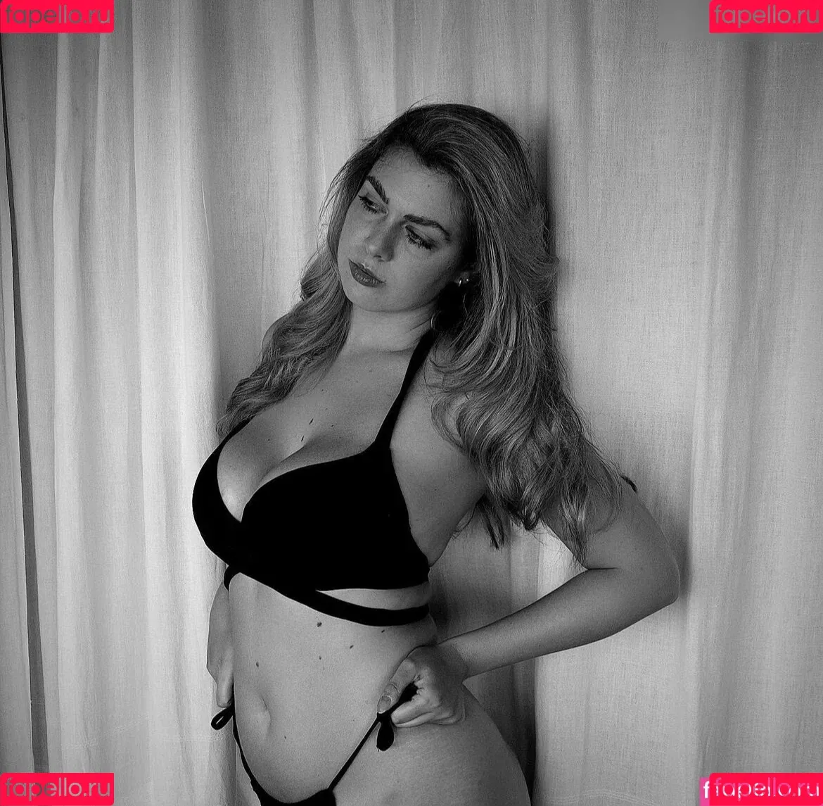 leasophie_official98 Onlyfans Photo Gallery 