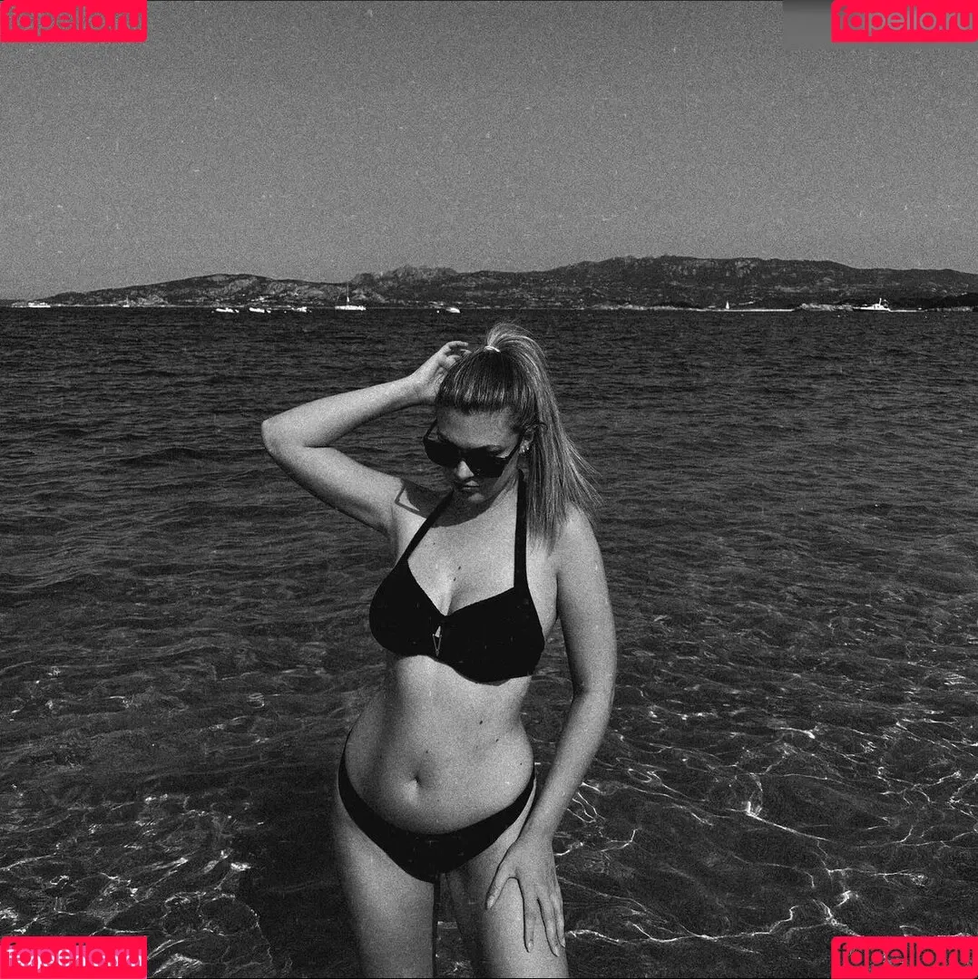 leasophie_official98 Onlyfans Photo Gallery 