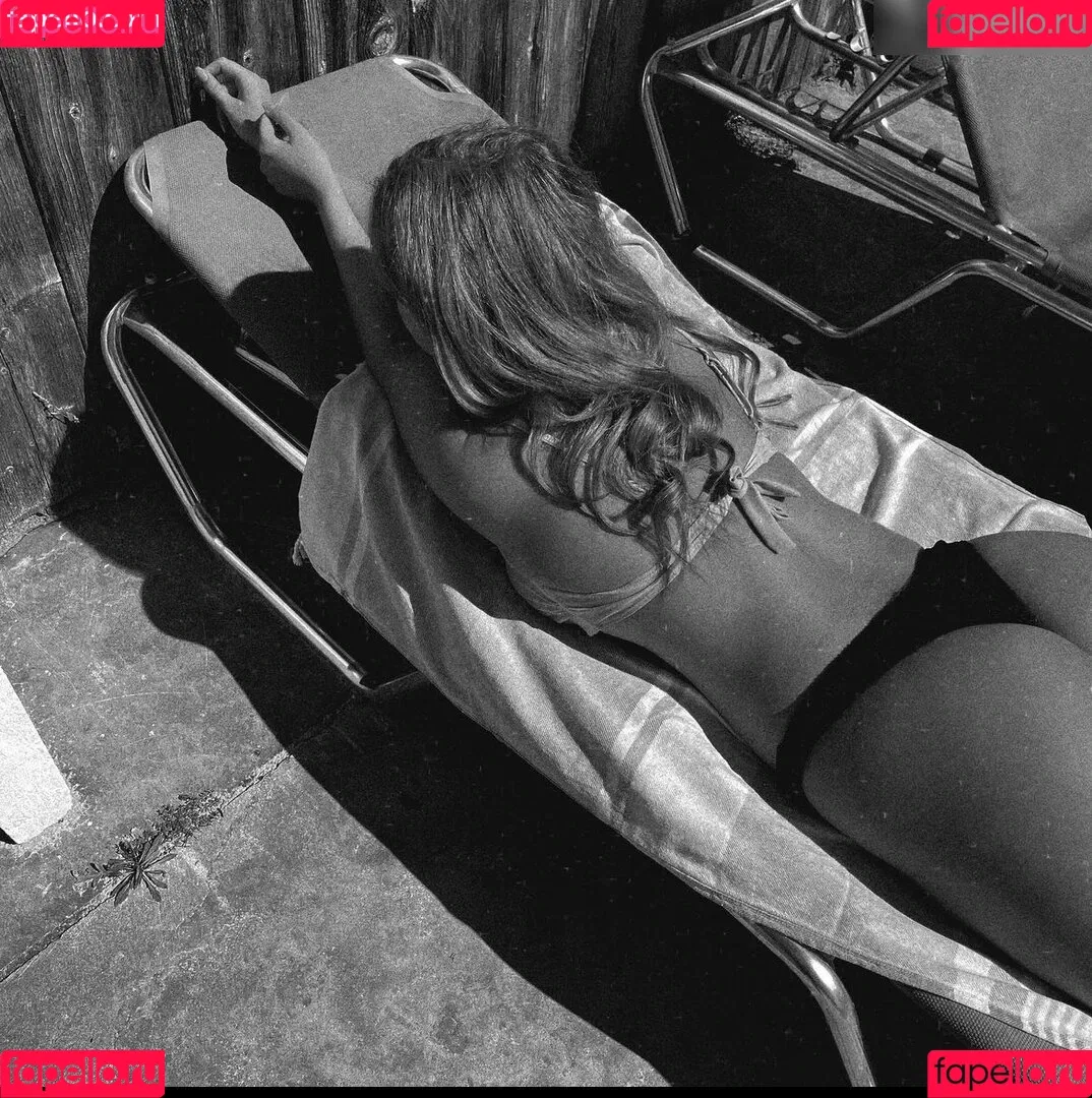 leasophie_official98 Onlyfans Photo Gallery 