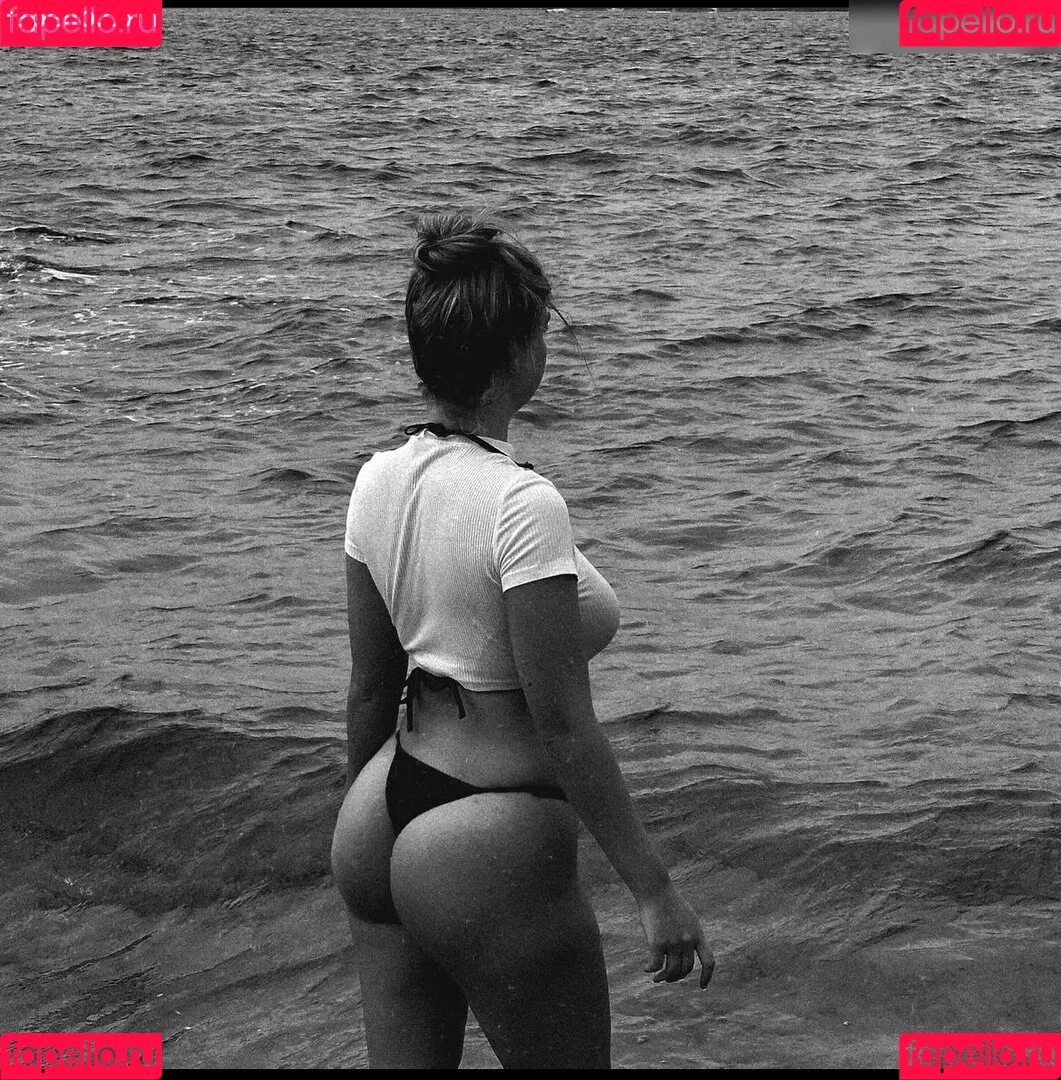 leasophie_official98 Onlyfans Photo Gallery 