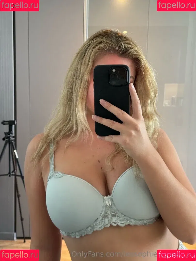 leasophie_official98 Onlyfans Photo Gallery 