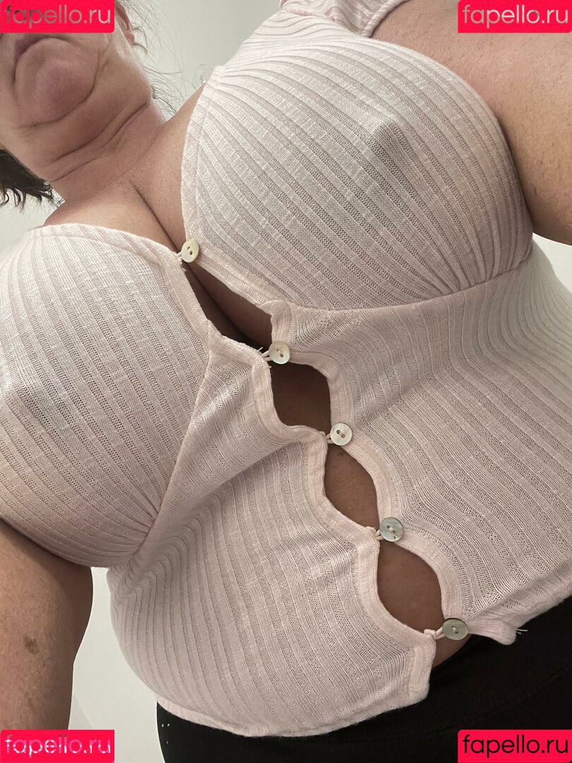 Busty38HH Onlyfans Photo Gallery 