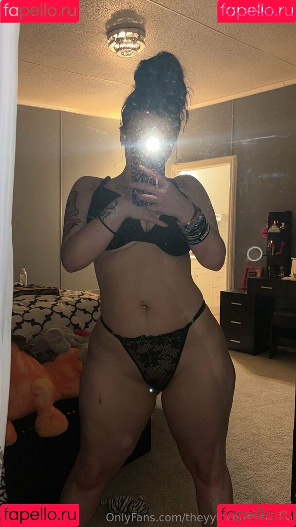 theyyloveee.jadahh Onlyfans Photo Gallery 