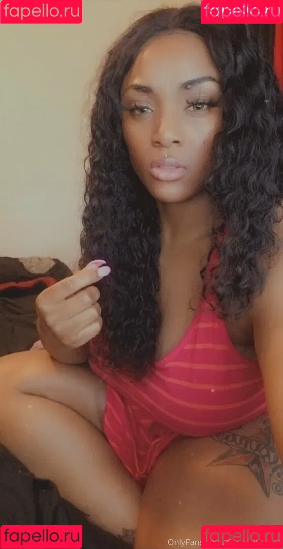 fineapple_diva Onlyfans Photo Gallery 