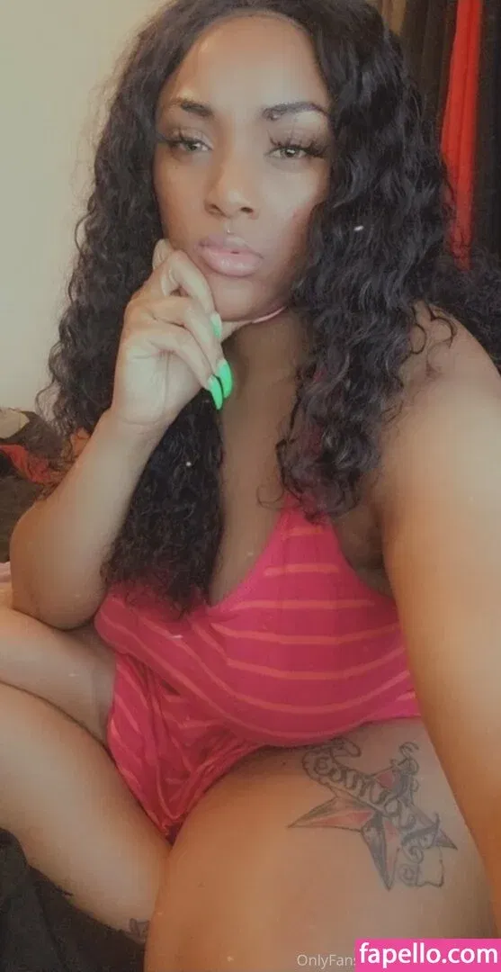 fineapple_diva Onlyfans Photo Gallery 