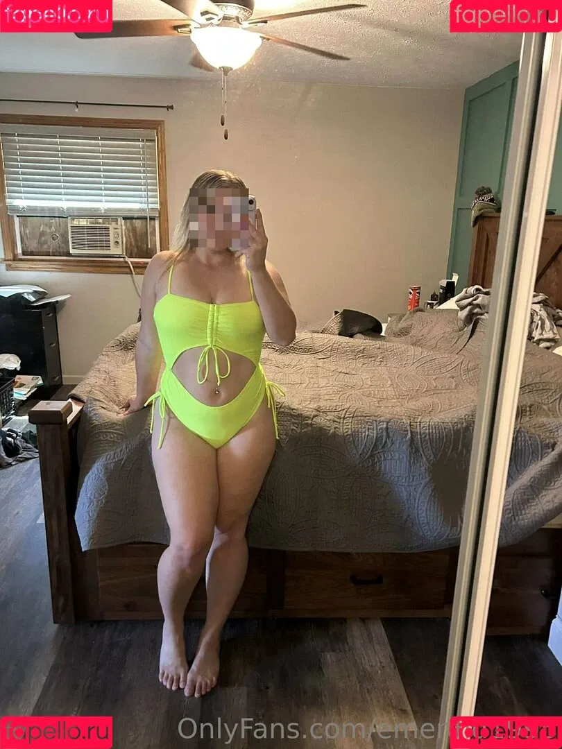 emerald1995 Onlyfans Photo Gallery 