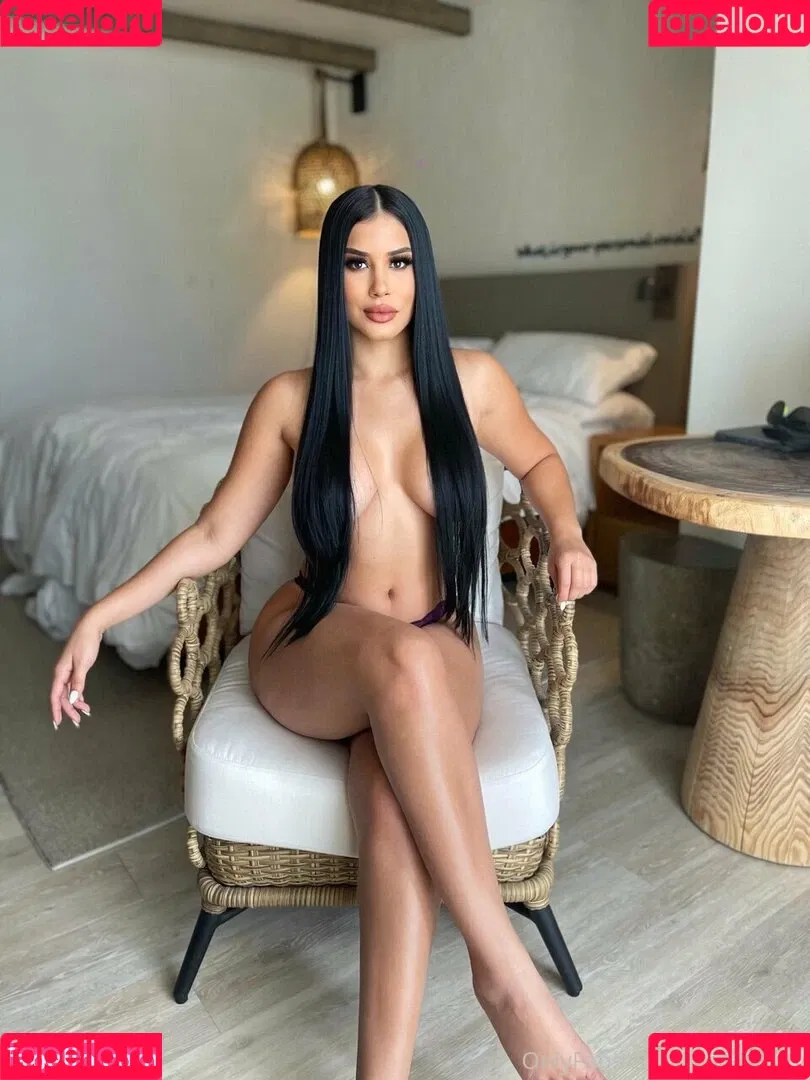 Roxana Ventura Onlyfans Photo Gallery 