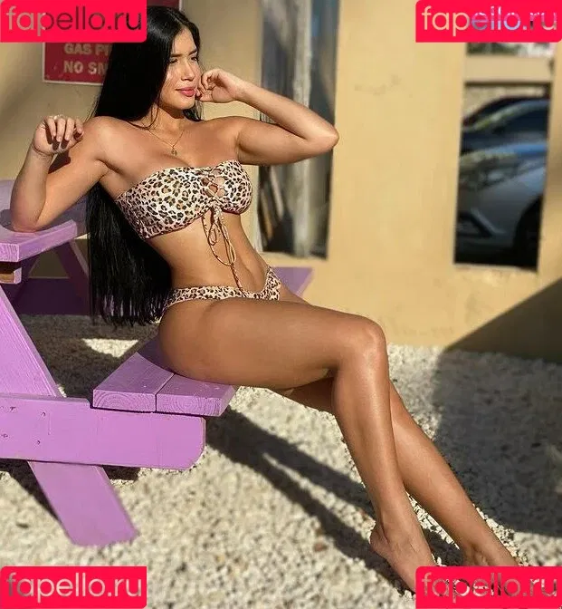 Roxana Ventura Onlyfans Photo Gallery 