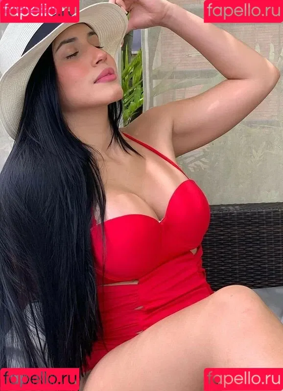 Roxana Ventura Onlyfans Photo Gallery 