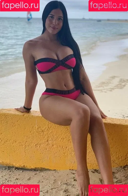 Roxana Ventura Onlyfans Photo Gallery 
