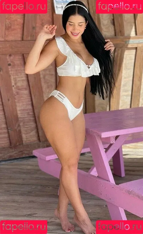 Roxana Ventura Onlyfans Photo Gallery 