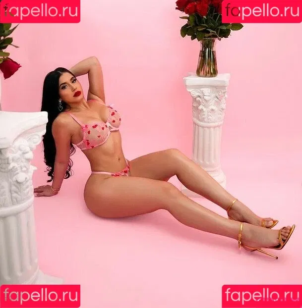 Roxana Ventura Onlyfans Photo Gallery 