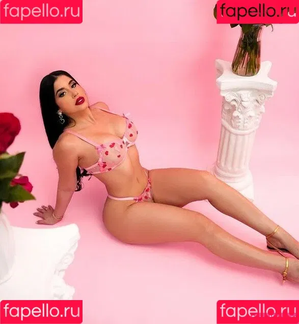 Roxana Ventura Onlyfans Photo Gallery 