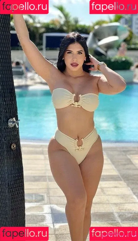 Roxana Ventura Onlyfans Photo Gallery 