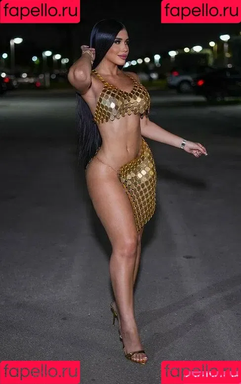 Roxana Ventura Onlyfans Photo Gallery 