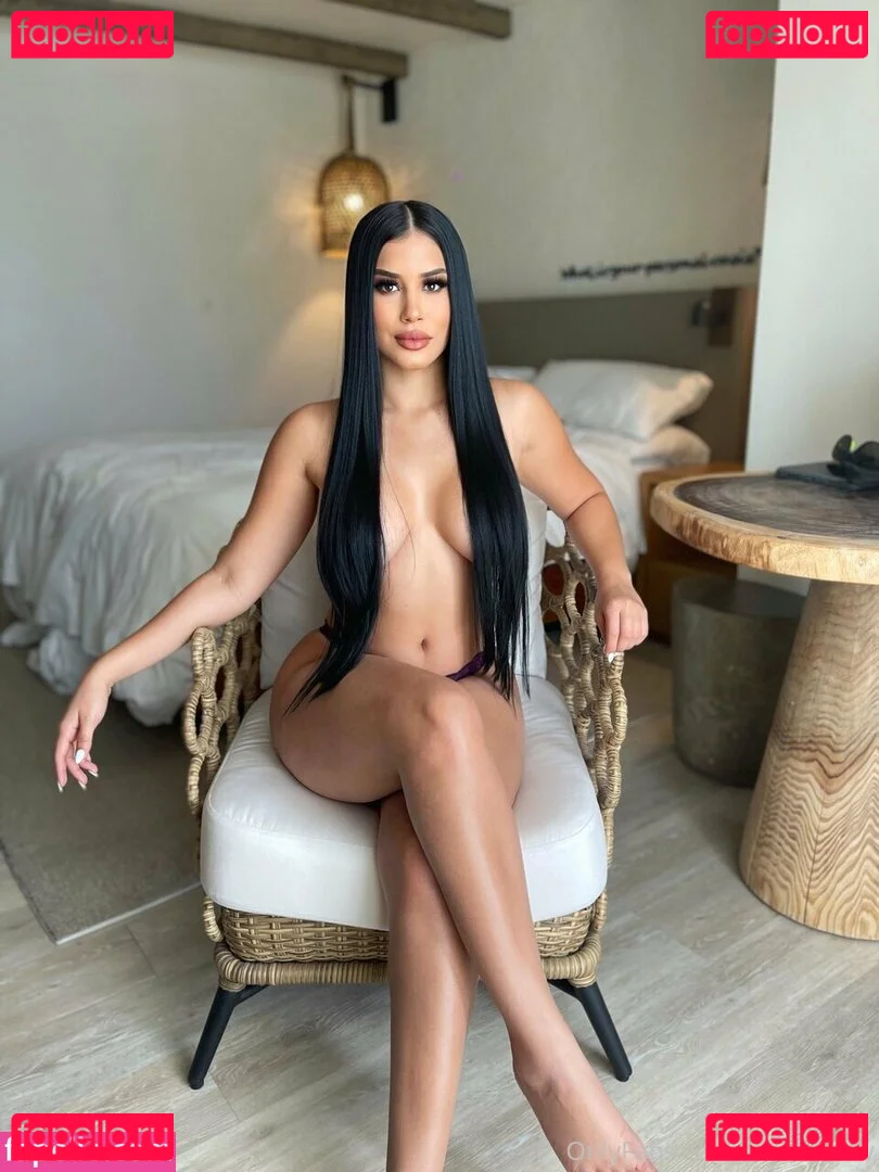 Roxana Ventura Onlyfans Photo Gallery 