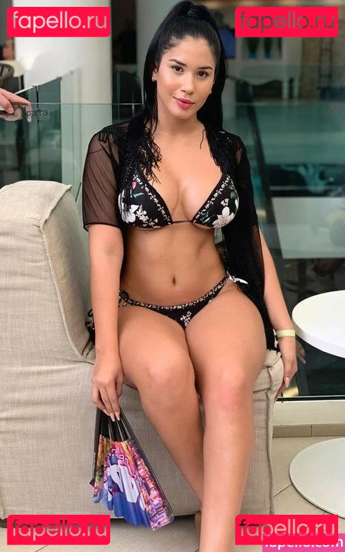 Roxana Ventura Onlyfans Photo Gallery 