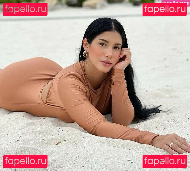 Roxana Ventura Onlyfans Photo Gallery 