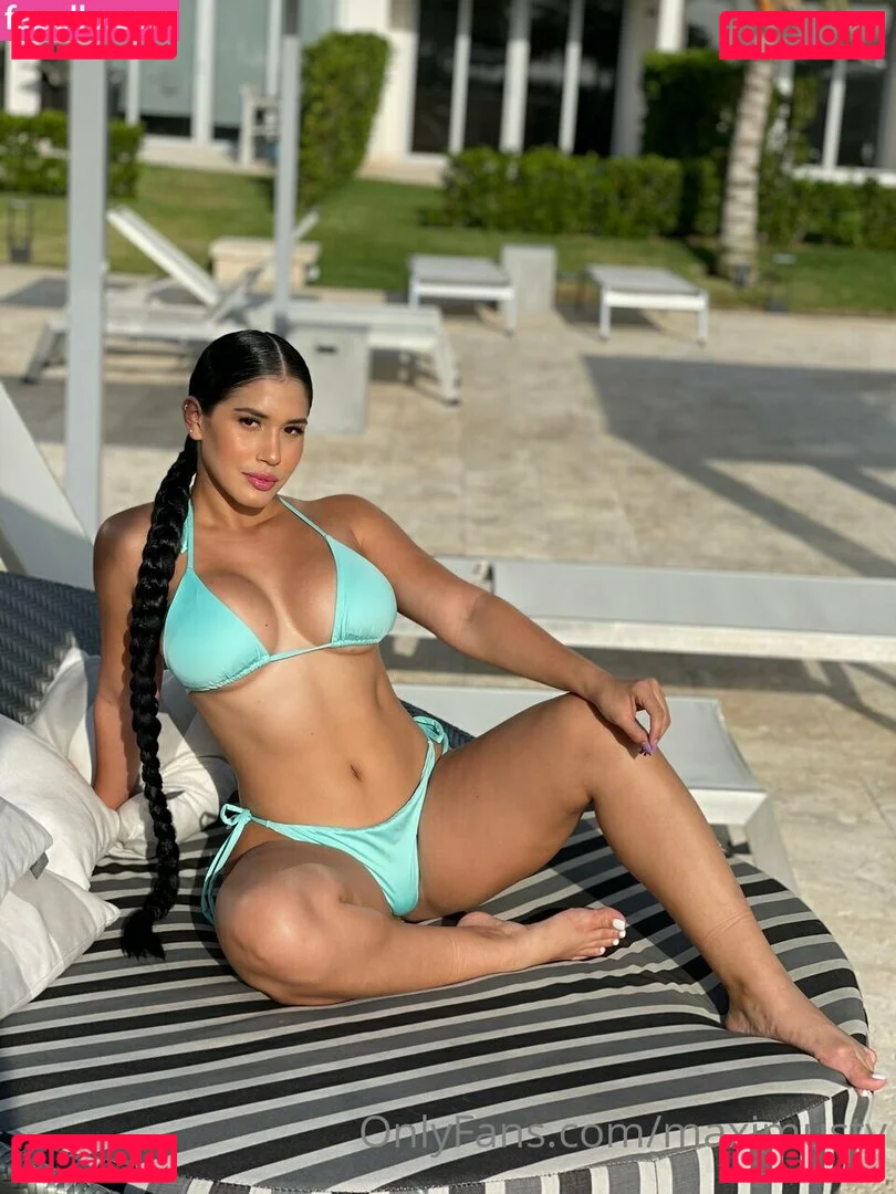 Roxana Ventura Onlyfans Photo Gallery 