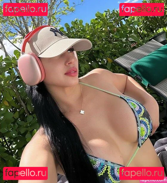 Roxana Ventura Onlyfans Photo Gallery 
