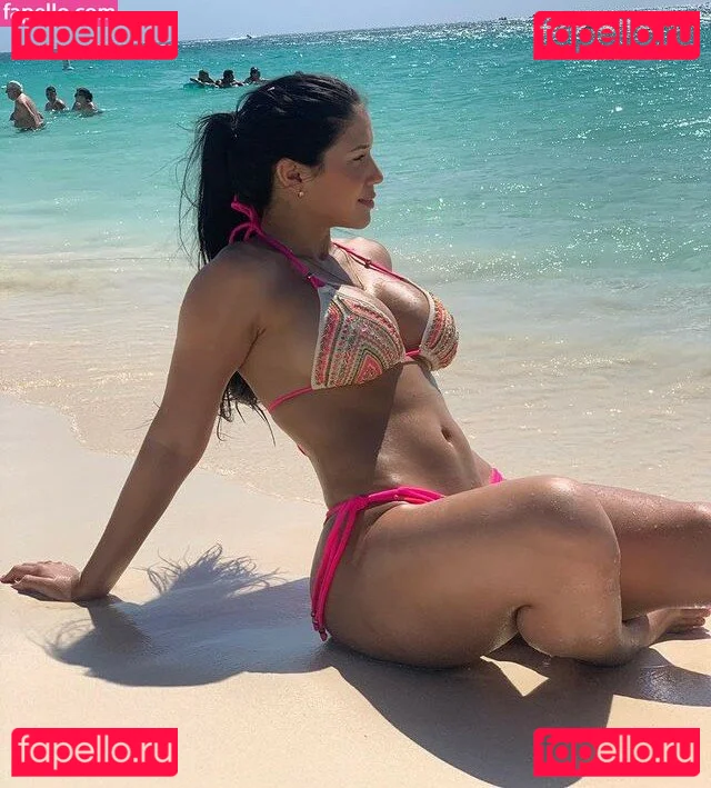 Roxana Ventura Onlyfans Photo Gallery 