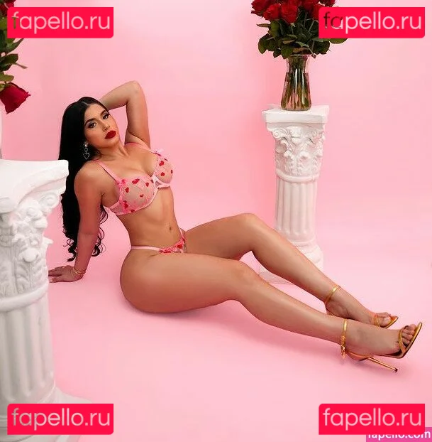 Roxana Ventura Onlyfans Photo Gallery 