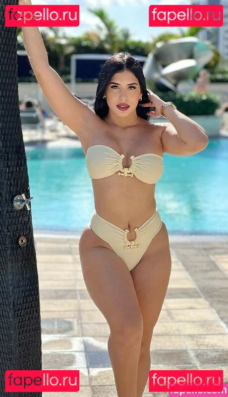 Roxana Ventura Onlyfans Photo Gallery 