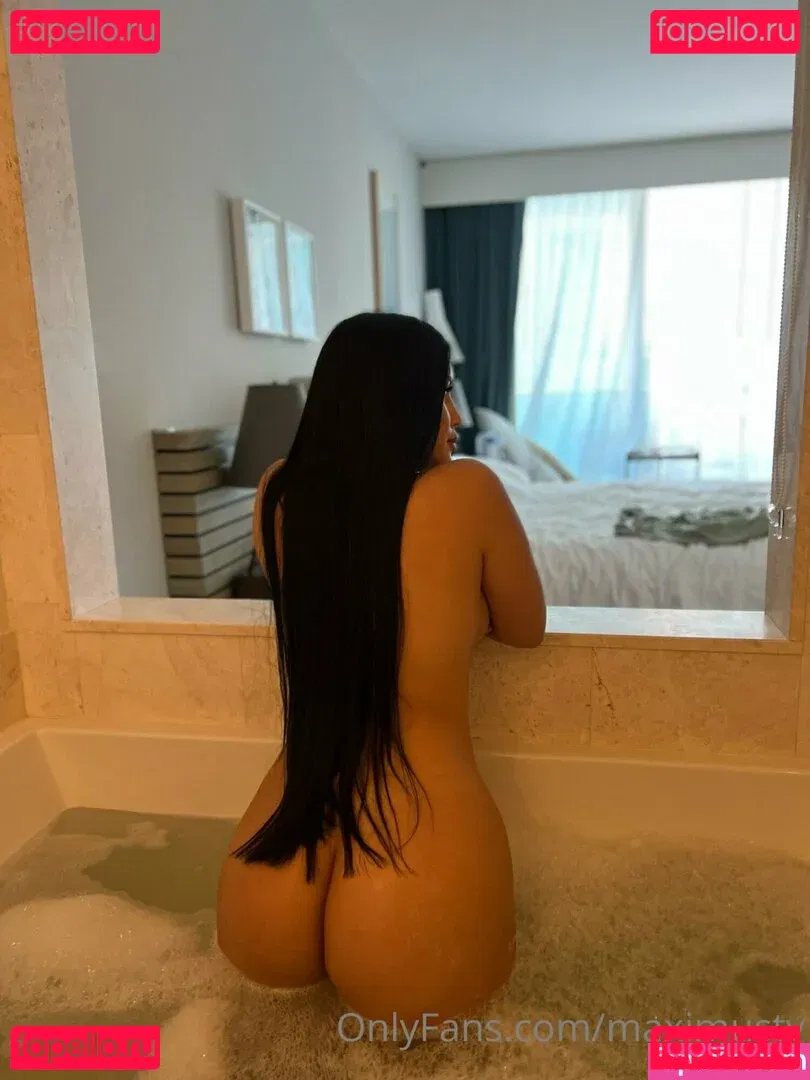 Roxana Ventura Onlyfans Photo Gallery 