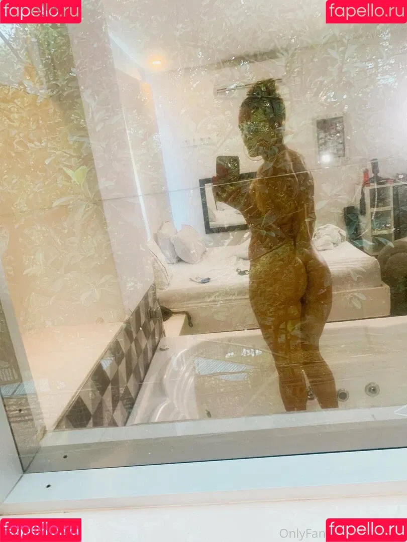 laluque Onlyfans Photo Gallery 