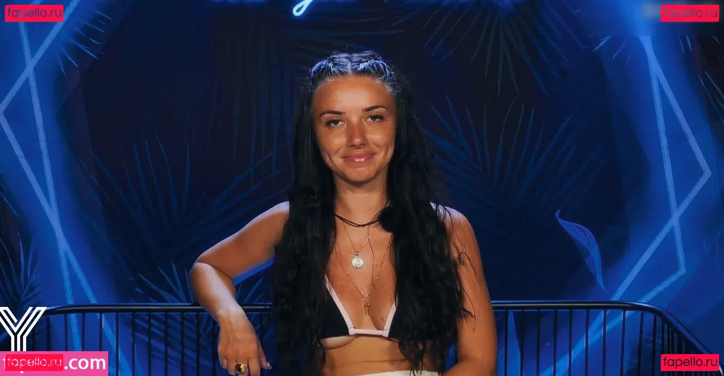 Minicuta Onlyfans Photo Gallery 