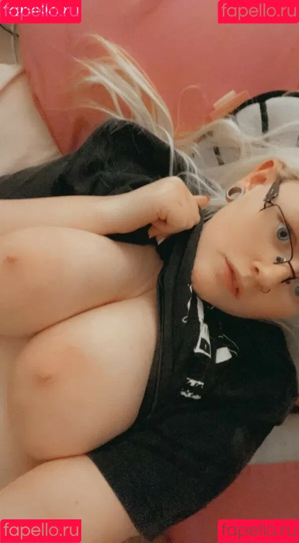 Bella Chelsea Onlyfans Photo Gallery 