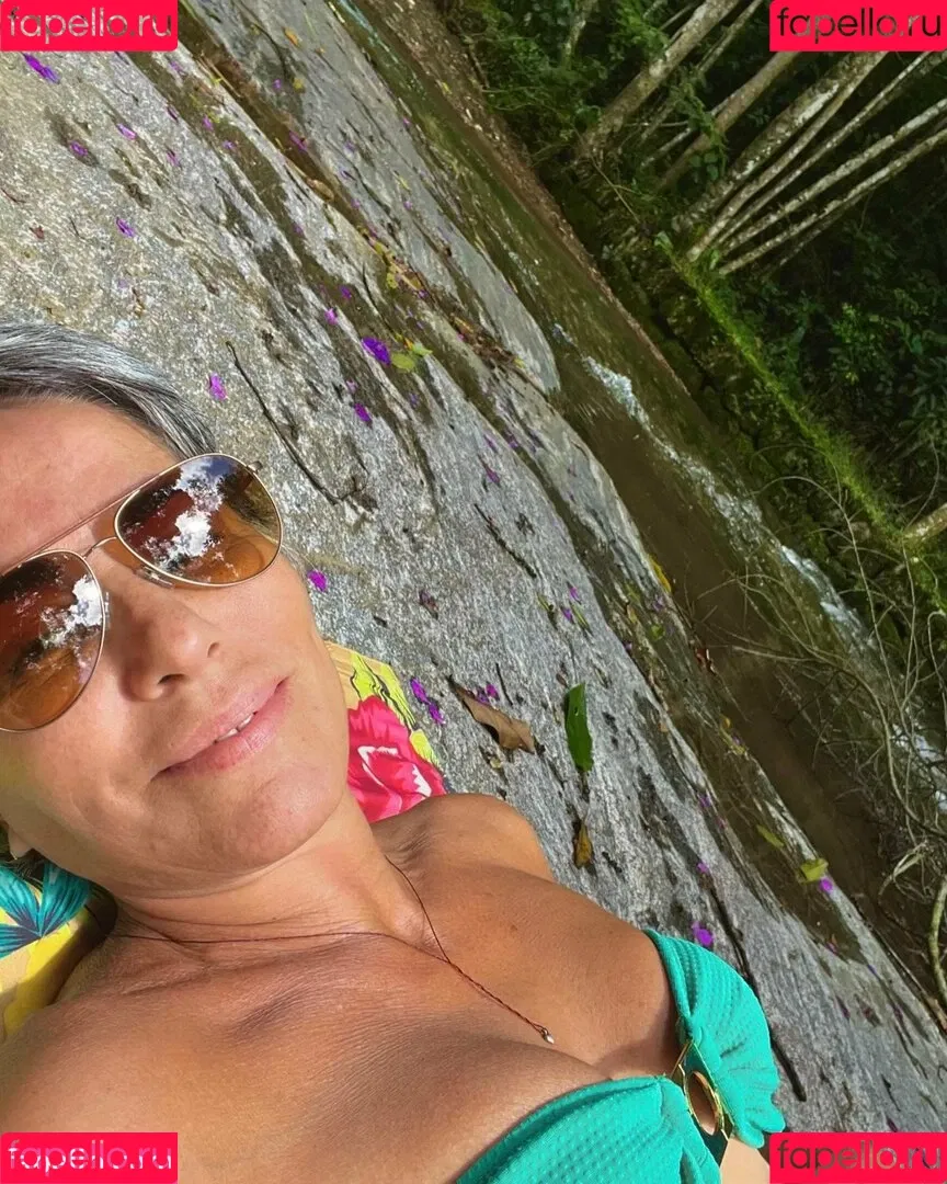 Gloria Pires Onlyfans Photo Gallery 