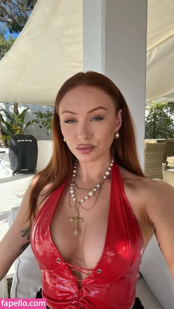 Elz The Witch Onlyfans Photo Gallery 