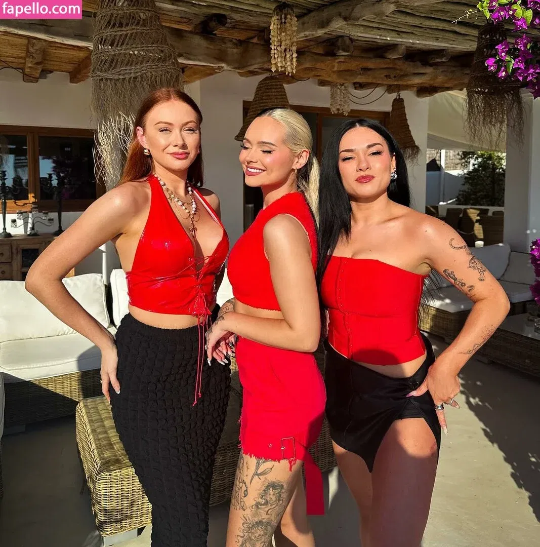 Elz The Witch Onlyfans Photo Gallery 