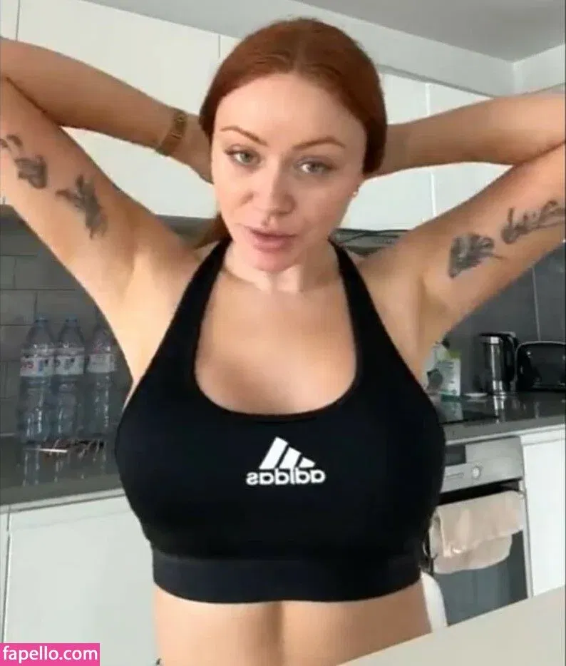 Elz The Witch Onlyfans Photo Gallery 