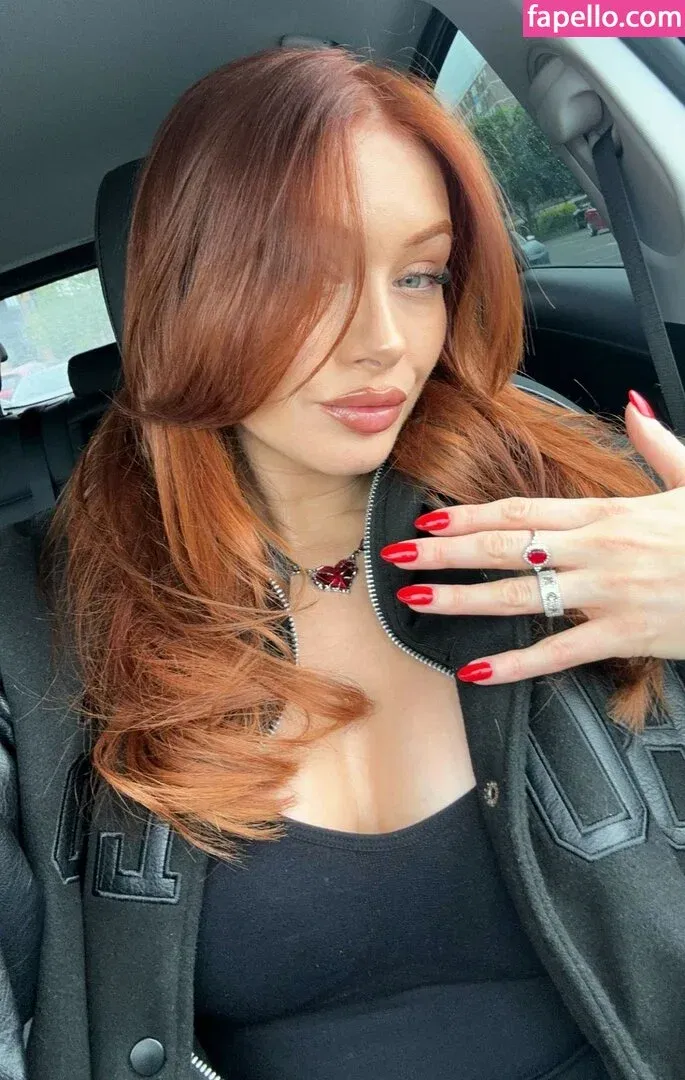 Elz The Witch Onlyfans Photo Gallery 