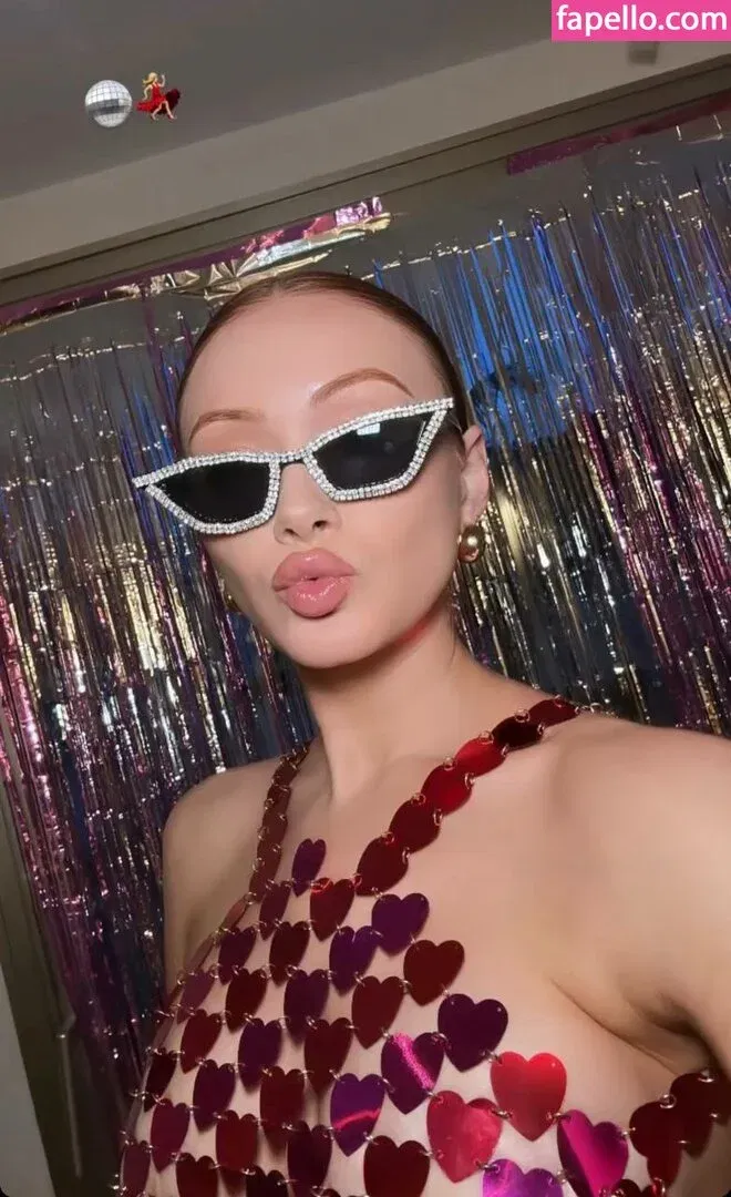 Elz The Witch Onlyfans Photo Gallery 