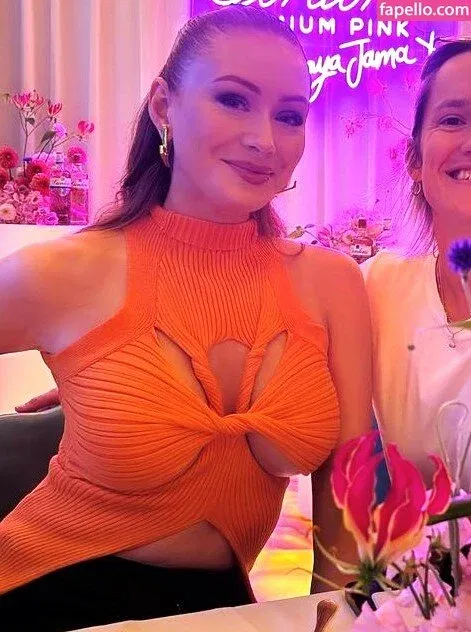 Elz The Witch Onlyfans Photo Gallery 