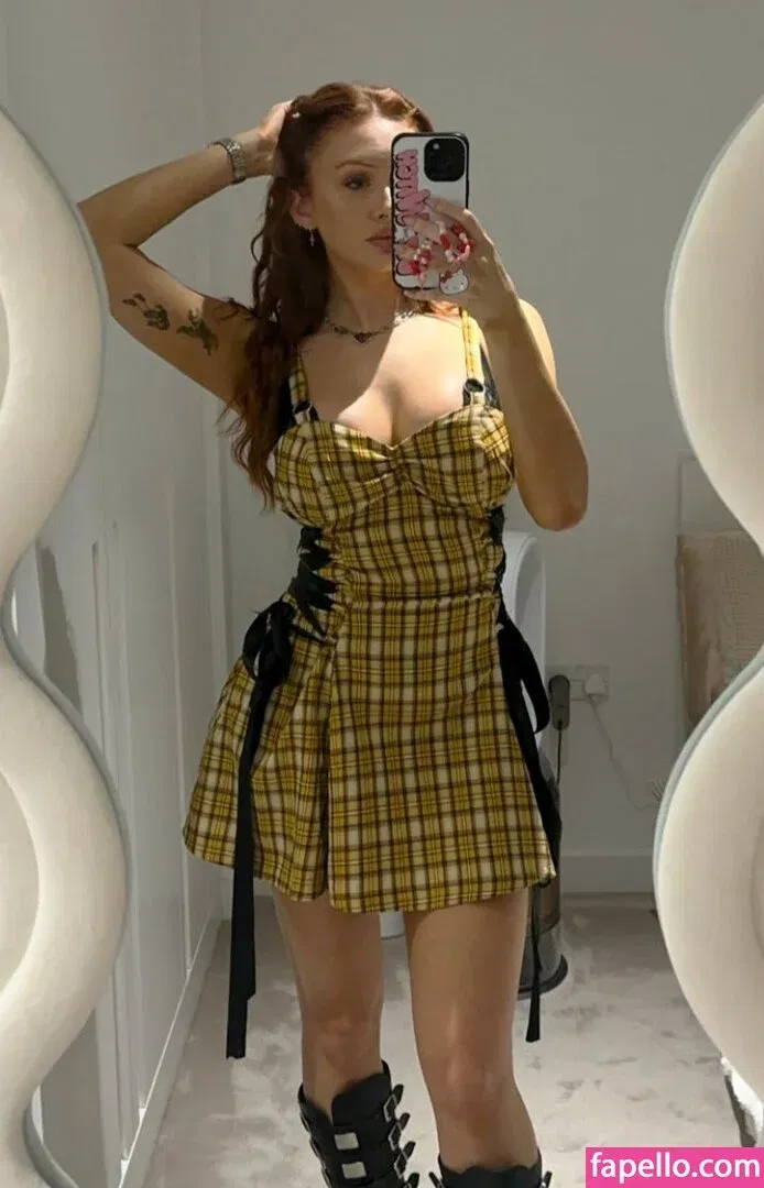 Elz The Witch Onlyfans Photo Gallery 