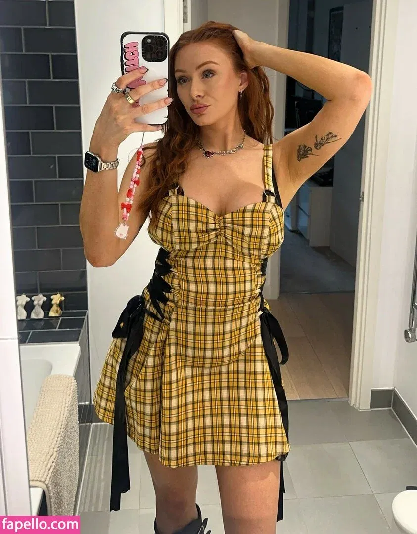 Elz The Witch Onlyfans Photo Gallery 