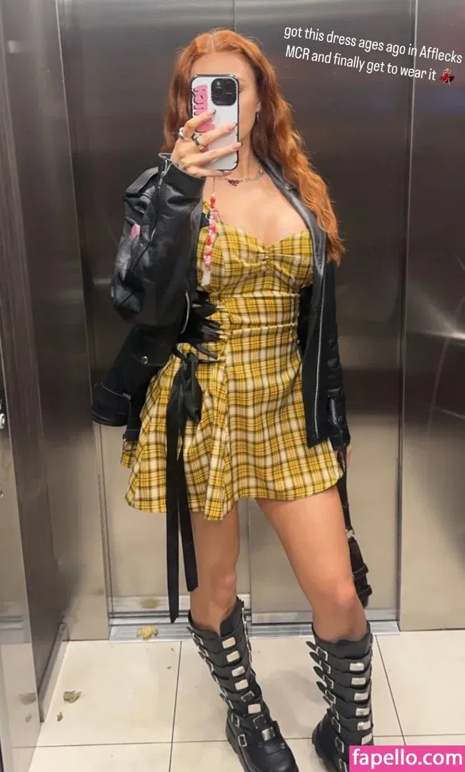 Elz The Witch Onlyfans Photo Gallery 