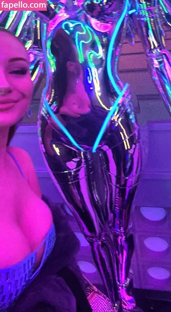 Elz The Witch Onlyfans Photo Gallery 