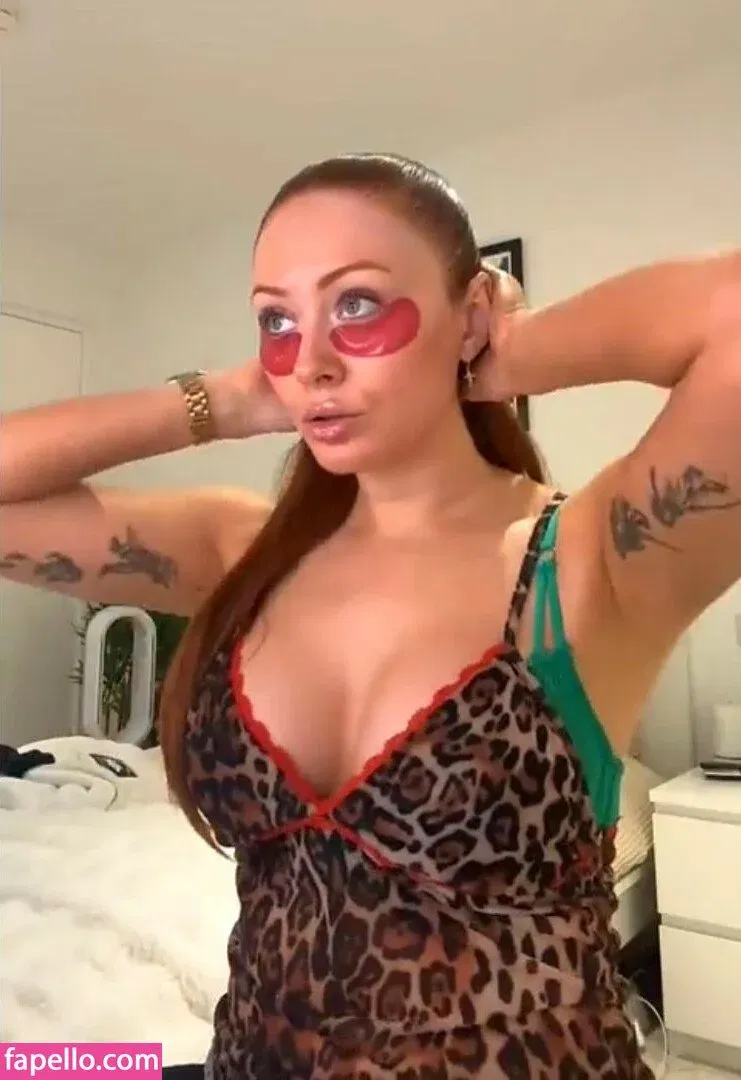 Elz The Witch Onlyfans Photo Gallery 