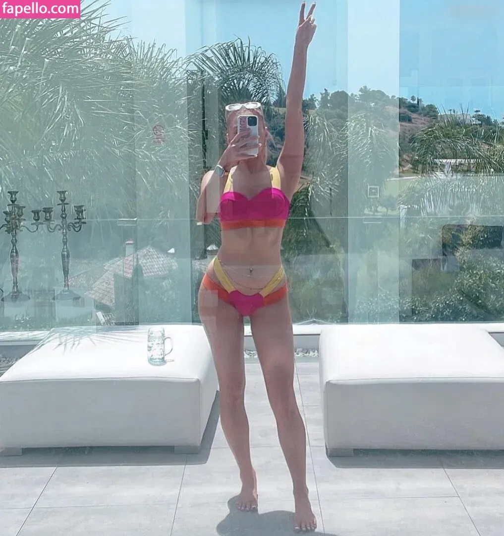 Elz The Witch Onlyfans Photo Gallery 